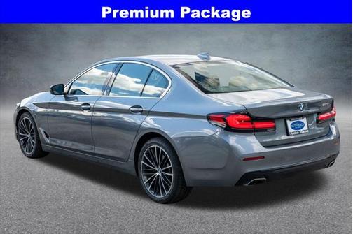 2022 BMW 530 i
