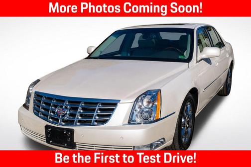 2011 Cadillac DTS Luxury Collection