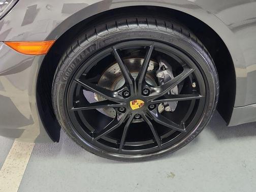 2018 Porsche 718 Cayman Base