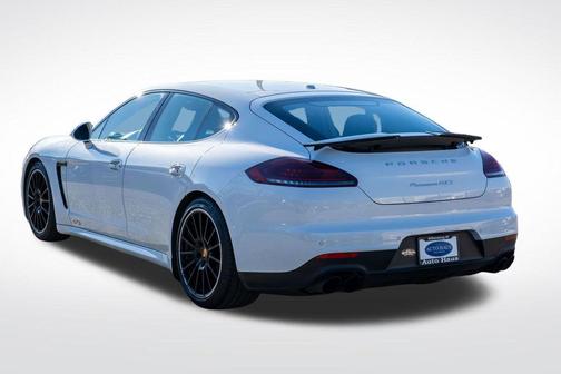 2016 Porsche Panamera GTS