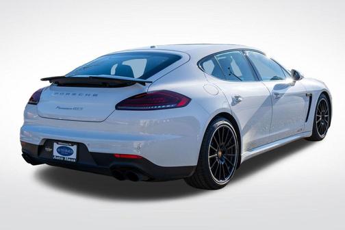 2016 Porsche Panamera GTS
