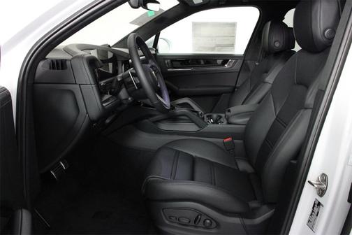 2025 Porsche Cayenne GTS