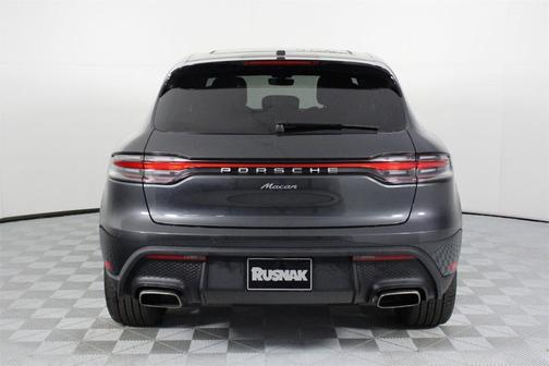 2026 Porsche Macan Base