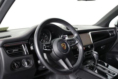 2022 Porsche Macan Base