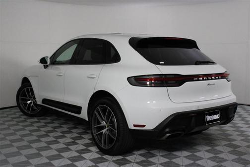 2022 Porsche Macan Base