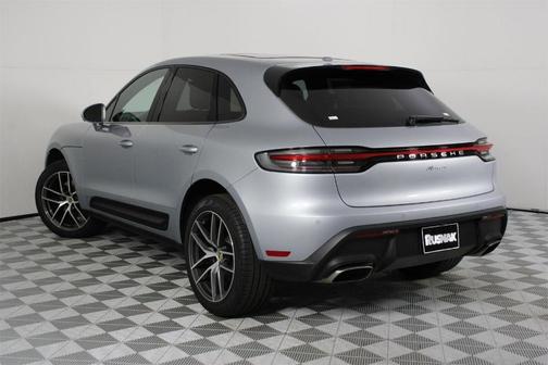 2025 Porsche Macan T