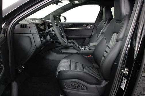 2025 Porsche Cayenne Turbo