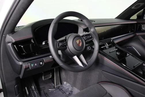 2025 Porsche Panamera GTS