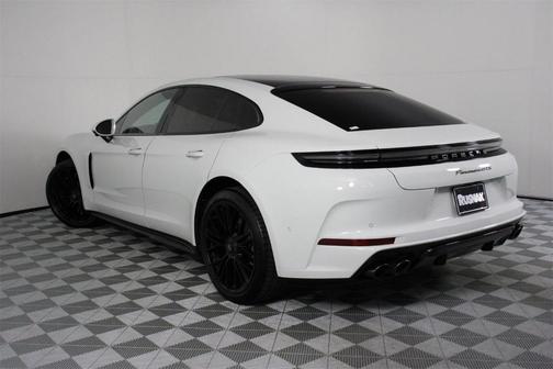 2025 Porsche Panamera GTS