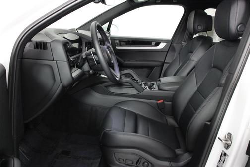 2025 Porsche Cayenne Base