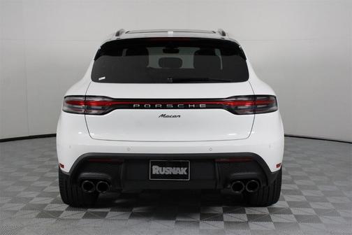 2026 Porsche Macan Base