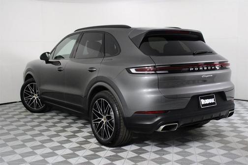 2025 Porsche Cayenne Base