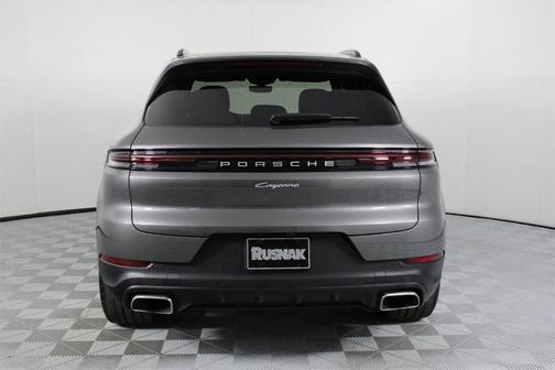 2025 Porsche Cayenne Base