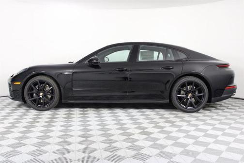 2025 Porsche Panamera Base