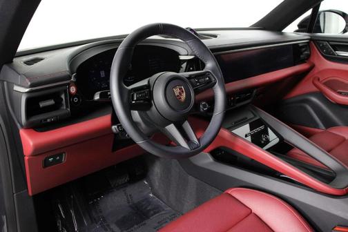 2025 Porsche Macan 4