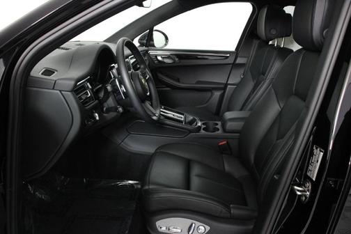 2025 Porsche Macan T