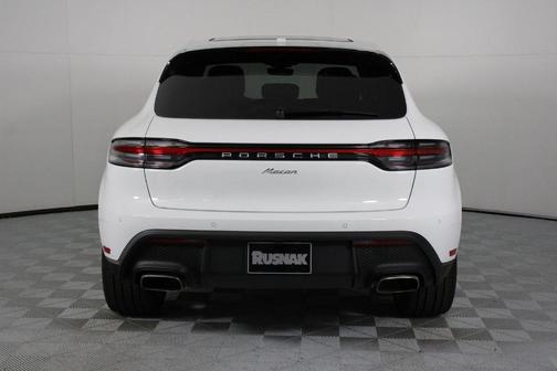 2026 Porsche Macan Base