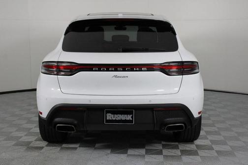 2026 Porsche Macan Base
