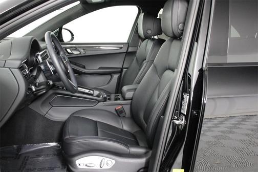 2025 Porsche Macan T