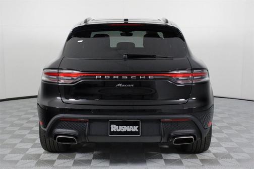 2026 Porsche Macan Base