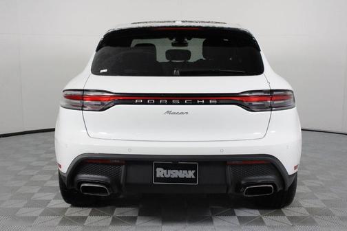 2026 Porsche Macan Base