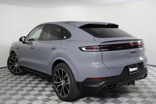 2025 Porsche Cayenne Base
