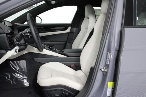 2026 Porsche Panamera Base