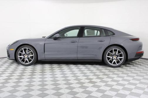 2026 Porsche Panamera Base