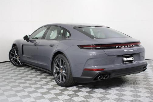 2026 Porsche Panamera Base