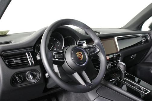 2025 Porsche Macan T