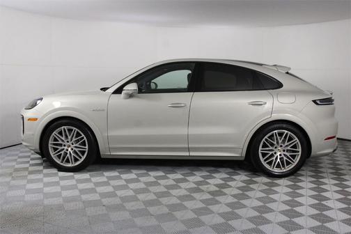 2025 Porsche Cayenne Base