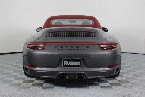 2017 Porsche 911 Carrera 4 GTS