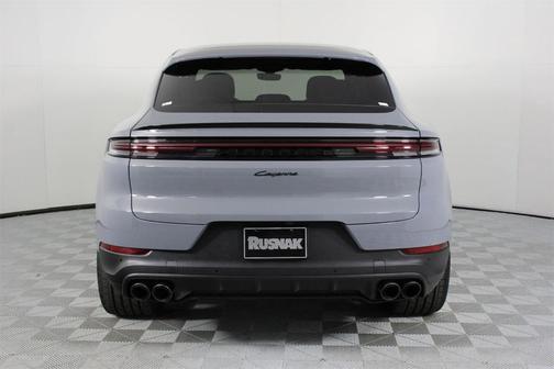 2025 Porsche Cayenne AWD