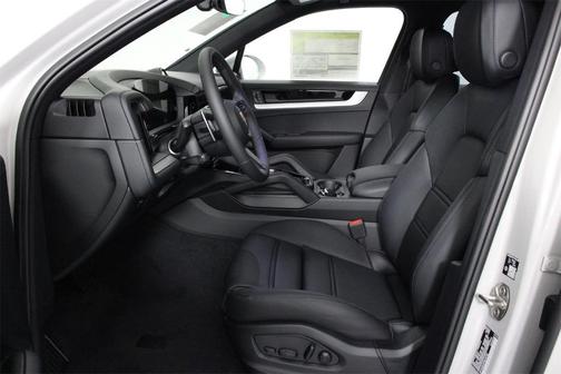 2026 Porsche Cayenne AWD