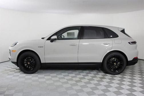 2026 Porsche Cayenne AWD