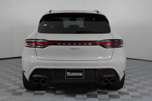 2026 Porsche Macan Base