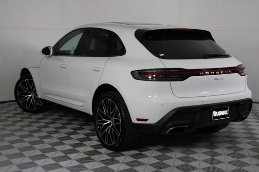 2025 Porsche Macan 
