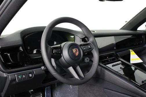 2025 Porsche Panamera 4
