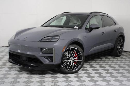 2025 Porsche Macan Turbo