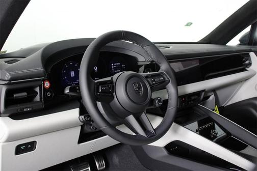 2025 Porsche Macan Turbo