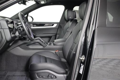 2025 Porsche Cayenne Base
