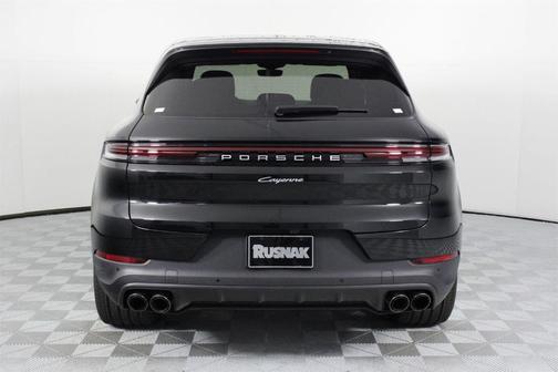 2025 Porsche Cayenne Base
