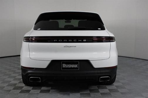 2025 Porsche Cayenne Base