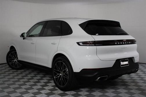 2025 Porsche Cayenne Base