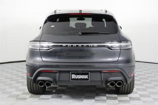 2026 Porsche Macan Base
