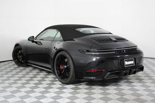 2026 Porsche 911 Carrera 4 GTS