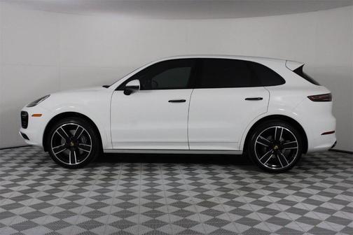 2023 Porsche Cayenne Platinum Edition