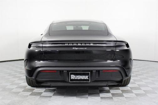 2025 Porsche Taycan 4