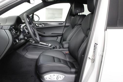 2026 Porsche Macan T