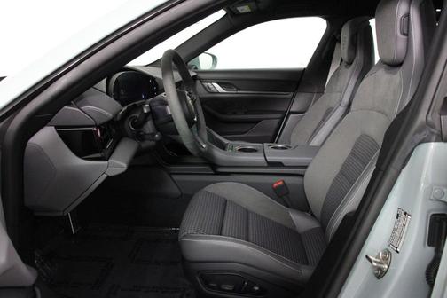 2025 Porsche Taycan 4